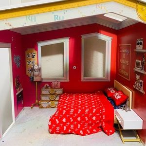 Rainbow high doll house